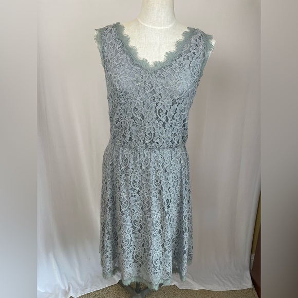 Diane von Furstenburg authentic lace dress size 6 - Picture 1 of 14